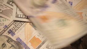 Οι λογαριασμοί εκατό δολαρίων εξετάζουν 1 Οι λογαριασμοί εκατό δολαρίων εξετάζουν 1