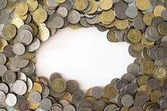 Ομάδα νομισμάτων ως υπόβαθρο με το διάστημα αντιγράφων στη μέση στοκ φωτογραφίες με δικαίωμα ελεύθερης χρήσης Ομάδα νομισμάτων ως υπόβαθρο με το διάστημα αντιγράφων στη μέση στοκ φωτογραφίες με δικαίωμα ελεύθερης χρήσης