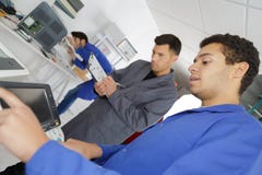 Ομαδική εργασία κατηγορίας ρομποτικής εφαρμοσμένης μηχανικής στοκ εικόνες Ομαδική εργασία κατηγορίας ρομποτικής εφαρμοσμένης μηχανικής στοκ εικόνες