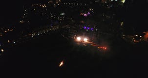Πέταγμα μέσω του χαιρετισμού στην ακτή της Ιταλίας που αγνοεί την κεραία πόλεων 4K νύχτας φιλμ μικρού μήκους Πέταγμα μέσω του χαιρετισμού στην ακτή της Ιταλίας που αγνοεί την κεραία πόλεων 4K νύχτας φιλμ μικρού μήκους