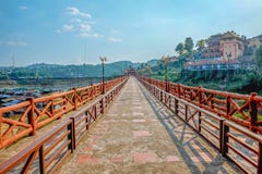 Πέτρινη γέφυρα στο kanchanaburi Ταϊλάνδη, απαρατήρητο thail Sangkhla Buri στοκ εικόνες Πέτρινη γέφυρα στο kanchanaburi Ταϊλάνδη, απαρατήρητο thail Sangkhla Buri στοκ εικόνες