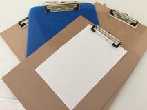 Πίνακας συνδετήρων για τη λήψη των σημειώσεων στοκ φωτογραφία με δικαίωμα ελεύθερης χρήσης Πίνακας συνδετήρων για τη λήψη των σημειώσεων στοκ φωτογραφία με δικαίωμα ελεύθερης χρήσης