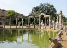 Παλαιό άγαλμα στη βίλα Adriana, Tivoli Ρώμη στοκ φωτογραφία Παλαιό άγαλμα στη βίλα Adriana, Tivoli Ρώμη στοκ φωτογραφία