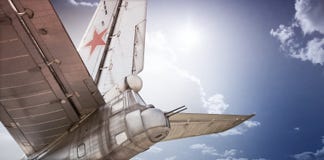 Παλαιό σοβιετικό βομβαρδιστικό αεροπλάνο στοκ φωτογραφίες με δικαίωμα ελεύθερης χρήσης Παλαιό σοβιετικό βομβαρδιστικό αεροπλάνο στοκ φωτογραφίες με δικαίωμα ελεύθερης χρήσης
