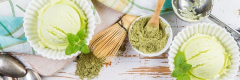 Παγωτό τσαγιού Matcha στο άσπρο κύπελλο Στοκ φωτογραφία με δικαίωμα ελεύθερης χρήσης Παγωτό τσαγιού Matcha στο άσπρο κύπελλο Στοκ φωτογραφία με δικαίωμα ελεύθερης χρήσης