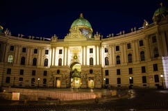 Παλάτι Michaelertrakt, Hofburg στη Βιέννη, Αυστρία στοκ εικόνες με δικαίωμα ελεύθερης χρήσης Παλάτι Michaelertrakt, Hofburg στη Βιέννη, Αυστρία στοκ εικόνες με δικαίωμα ελεύθερης χρήσης