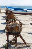 Παλαιά machineries για την εξαγωγή των βαρκών στοκ εικόνα Παλαιά machineries για την εξαγωγή των βαρκών στοκ εικόνα