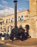 Παλαιά ατμομηχανή στην πόλη στοκ εικόνες με δικαίωμα ελεύθερης χρήσης Παλαιά ατμομηχανή στην πόλη στοκ εικόνες με δικαίωμα ελεύθερης χρήσης