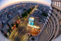 Πανεπιστημιακό τετράγωνο, άποψη του Βουκουρεστι'ου, Ρουμανία από το διηπειρωτικό ξενοδοχείο, εικονική παράσταση πόλης νύχτας στοκ εικόνες Πανεπιστημιακό τετράγωνο, άποψη του Βουκουρεστι'ου, Ρουμανία από το διηπειρωτικό ξενοδοχείο, εικονική παράσταση πόλης νύχτας στοκ εικόνες