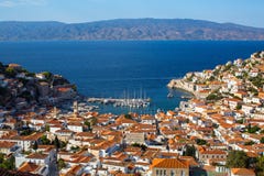 Πανοραμική άποψη της μαρίνας και του νησιού Hydra, Αιγαίο πέλαγος στοκ φωτογραφίες Πανοραμική άποψη της μαρίνας και του νησιού Hydra, Αιγαίο πέλαγος στοκ φωτογραφίες