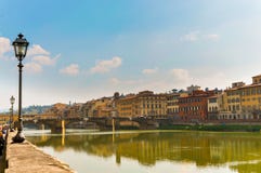 Πανοραμική φωτογραφία του Ponte Vecchio στη Φλωρεντία, Ιταλία στοκ εικόνες με δικαίωμα ελεύθερης χρήσης Πανοραμική φωτογραφία του Ponte Vecchio στη Φλωρεντία, Ιταλία στοκ εικόνες με δικαίωμα ελεύθερης χρήσης