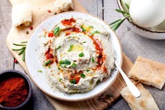 Παραδοσιακός αραβικός μπαμπάς εμβύθισης μελιτζάνας ganoush Στοκ Εικόνες Παραδοσιακός αραβικός μπαμπάς εμβύθισης μελιτζάνας ganoush Στοκ Εικόνες