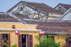 Παραδοσιακά ελαφριά φανάρια σε Hoi ένα τοπίο πόλεων στο ηλιοβασίλεμα, προορισμός ταξιδιού του Βιετνάμ στοκ εικόνα Παραδοσιακά ελαφριά φανάρια σε Hoi ένα τοπίο πόλεων στο ηλιοβασίλεμα, προορισμός ταξιδιού του Βιετνάμ στοκ εικόνα