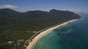 Παραλία παραδείσου, όμορφη παραλία, θαυμάσιες παραλίες σε όλο τον κόσμο, παραλία Grumari, Ρίο ντε Τζανέιρο, Βραζιλία, Βραζιλία τη στοκ εικόνα με δικαίωμα ελεύθερης χρήσης Παραλία παραδείσου, όμορφη παραλία, θαυμάσιες παραλίες σε όλο τον κόσμο, παραλία Grumari, Ρίο ντε Τζανέιρο, Βραζιλία, Βραζιλία τη στοκ εικόνα με δικαίωμα ελεύθερης χρήσης