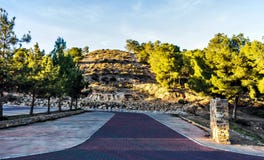 Περίεργος χώρος στάθμευσης στην είσοδο στην κρυμμένη κοιλάδα στοκ φωτογραφία με δικαίωμα ελεύθερης χρήσης Περίεργος χώρος στάθμευσης στην είσοδο στην κρυμμένη κοιλάδα στοκ φωτογραφία με δικαίωμα ελεύθερης χρήσης