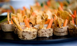 Περικαλύμματα Hummus ορεκτικών, κόμμα λαχανικών στοκ εικόνες με δικαίωμα ελεύθερης χρήσης Περικαλύμματα Hummus ορεκτικών, κόμμα λαχανικών στοκ εικόνες με δικαίωμα ελεύθερης χρήσης
