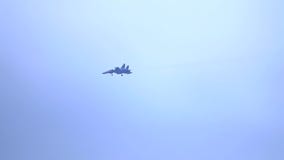 ΠΕΡΙΟΧΗ ΤΗΣ ΜΟΣΧΑΣ, ΤΗΣ ΡΩΣΙΑΣ - 8 ΑΥΓΟΎΣΤΟΥ 2017 Ρωσικός μαχητής flanker-γ Sukhoi SU-30SM Πολεμικής Αεροπορίας που πετά στον ουρ απόθεμα βίντεο ΠΕΡΙΟΧΗ ΤΗΣ ΜΟΣΧΑΣ, ΤΗΣ ΡΩΣΙΑΣ - 8 ΑΥΓΟΎΣΤΟΥ 2017 Ρωσικός μαχητής flanker-γ Sukhoi SU-30SM Πολεμικής Αεροπορίας που πετά στον ουρ απόθεμα βίντεο