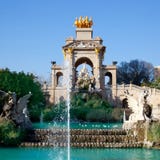 Πηγή λιμνών πάρκων ciudadela της Βαρκελώνης στοκ φωτογραφία με δικαίωμα ελεύθερης χρήσης Πηγή λιμνών πάρκων ciudadela της Βαρκελώνης στοκ φωτογραφία με δικαίωμα ελεύθερης χρήσης
