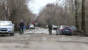 Πλημμυρίζοντας στη Ρωσία τον ποταμό που ξεχειλίζουν την άνοιξη φιλμ μικρού μήκους Πλημμυρίζοντας στη Ρωσία τον ποταμό που ξεχειλίζουν την άνοιξη φιλμ μικρού μήκους