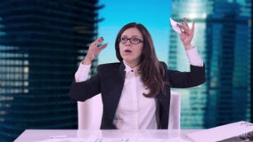 Πορτρέτο της νέας επιχειρησιακής γυναίκας στο γραφείο Έπεσε κοιμισμένη στον εργασιακό χώρο Ξύπνησε και να μην καταλάβει όπου είνα απόθεμα βίντεο Πορτρέτο της νέας επιχειρησιακής γυναίκας στο γραφείο Έπεσε κοιμισμένη στον εργασιακό χώρο Ξύπνησε και να μην καταλάβει όπου είνα απόθεμα βίντεο