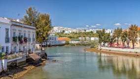 Ποταμός Gilao at low tide, Ταβίρα, Πορτογαλία στοκ εικόνες με δικαίωμα ελεύθερης χρήσης Ποταμός Gilao at low tide, Ταβίρα, Πορτογαλία στοκ εικόνες με δικαίωμα ελεύθερης χρήσης