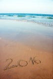 2016 που γράφεται στην άμμο στην τροπική παραλία στοκ φωτογραφίες 2016 που γράφεται στην άμμο στην τροπική παραλία στοκ φωτογραφίες