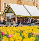 ΠΡΑΓΑ, CZECHIA - 10 ΑΠΡΙΛΊΟΥ 2019: Πλήθη στην αγορά Πάσχας στην παλαιά πλατεία στοκ φωτογραφίες με δικαίωμα ελεύθερης χρήσης ΠΡΑΓΑ, CZECHIA - 10 ΑΠΡΙΛΊΟΥ 2019: Πλήθη στην αγορά Πάσχας στην παλαιά πλατεία στοκ φωτογραφίες με δικαίωμα ελεύθερης χρήσης