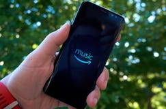 Πρωταρχική μουσική κινητό app του Αμαζονίου στη Samsung s8 στοκ φωτογραφία Πρωταρχική μουσική κινητό app του Αμαζονίου στη Samsung s8 στοκ φωτογραφία