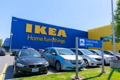 Πρόσοψη του καταστήματος της IKEA στο Πόρτλαντ, Όρεγκον Η IKEA είναι ο λιανοπωλητής παγκόσμιων μεγαλύτερος επίπλων και πωλεί έτοι στοκ φωτογραφίες με δικαίωμα ελεύθερης χρήσης Πρόσοψη του καταστήματος της IKEA στο Πόρτλαντ, Όρεγκον Η IKEA είναι ο λιανοπωλητής παγκόσμιων μεγαλύτερος επίπλων και πωλεί έτοι στοκ φωτογραφίες με δικαίωμα ελεύθερης χρήσης