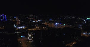 Πυροβολισμοί κηφήνων της πόλης τη νύχτα φιλμ μικρού μήκους Πυροβολισμοί κηφήνων της πόλης τη νύχτα φιλμ μικρού μήκους