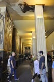 Πόλη της Νέας Υόρκης, στις 2 Αυγούστου: Εσωτερικό κεντρικού κτηρίου Rockefeller στην πόλη της Νέας Υόρκης Στοκ φωτογραφία με δικαίωμα ελεύθερης χρήσης Πόλη της Νέας Υόρκης, στις 2 Αυγούστου: Εσωτερικό κεντρικού κτηρίου Rockefeller στην πόλη της Νέας Υόρκης Στοκ φωτογραφία με δικαίωμα ελεύθερης χρήσης