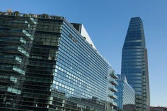 Πύργος διαμαντιών στην περιοχή Porta Nuova στο Μιλάνο, Ιταλία στοκ εικόνα Πύργος διαμαντιών στην περιοχή Porta Nuova στο Μιλάνο, Ιταλία στοκ εικόνα