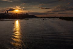 Πύργος κουδουνιών Lavra και Ορθόδοξη Εκκλησία και μοναστήρι Lavra στη νύχτα Κίεβο, Ουκρανία Στοκ Φωτογραφίες Πύργος κουδουνιών Lavra και Ορθόδοξη Εκκλησία και μοναστήρι Lavra στη νύχτα Κίεβο, Ουκρανία Στοκ Φωτογραφίες