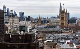 Πύργος μοναστήρι του Westminster και Βικτώριας από την επιφυλακή καθεδρικών ναών του Γουέστμινστερ βασίλειο Λονδίνο παλαιά ενωμέν στοκ φωτογραφία με δικαίωμα ελεύθερης χρήσης Πύργος μοναστήρι του Westminster και Βικτώριας από την επιφυλακή καθεδρικών ναών του Γουέστμινστερ βασίλειο Λονδίνο παλαιά ενωμέν στοκ φωτογραφία με δικαίωμα ελεύθερης χρήσης
