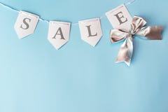 Πώληση λέξης στο μπλε υπόβαθρο με το διάστημα αντιγράφων εμπορική έννοια στοκ εικόνες Πώληση λέξης στο μπλε υπόβαθρο με το διάστημα αντιγράφων εμπορική έννοια στοκ εικόνες