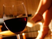 ρομαντικό κρασί γυαλιού βραδιού στοκ φωτογραφίες με δικαίωμα ελεύθερης χρήσης ρομαντικό κρασί γυαλιού βραδιού στοκ φωτογραφίες με δικαίωμα ελεύθερης χρήσης