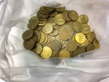 Ρούβλια χρημάτων Πολλά νομίσματα χαλκού σε μια πλαστική τσάντα στοκ φωτογραφίες Ρούβλια χρημάτων Πολλά νομίσματα χαλκού σε μια πλαστική τσάντα στοκ φωτογραφίες