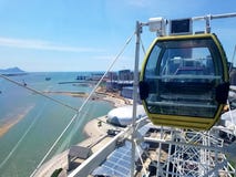 Ρόδα Ferris από Qingdao στοκ φωτογραφία με δικαίωμα ελεύθερης χρήσης Ρόδα Ferris από Qingdao στοκ φωτογραφία με δικαίωμα ελεύθερης χρήσης
