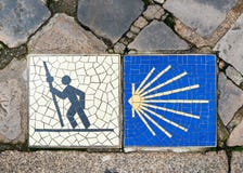 Σημάδι Camino de Σαντιάγο στο Chartres, Γαλλία Στοκ εικόνες με δικαίωμα ελεύθερης χρήσης Σημάδι Camino de Σαντιάγο στο Chartres, Γαλλία Στοκ εικόνες με δικαίωμα ελεύθερης χρήσης