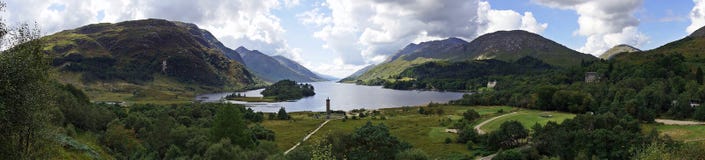 Σκωτία: άποψη της λίμνης Shiel και του μνημείου Glenfinnan στοκ εικόνα Σκωτία: άποψη της λίμνης Shiel και του μνημείου Glenfinnan στοκ εικόνα