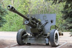 Σοβιετικό αντιαρματικό πυροβόλο όπλο ziS-3 Δεύτερου Παγκόσμιου Πολέμου Ρωσία, Σαράτοβ - 5 Μαΐου 2019 στοκ φωτογραφία με δικαίωμα ελεύθερης χρήσης Σοβιετικό αντιαρματικό πυροβόλο όπλο ziS-3 Δεύτερου Παγκόσμιου Πολέμου Ρωσία, Σαράτοβ - 5 Μαΐου 2019 στοκ φωτογραφία με δικαίωμα ελεύθερης χρήσης