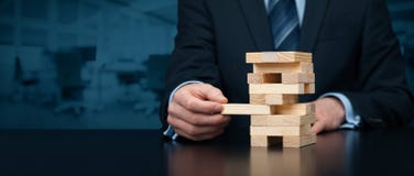 σπασμένο ανασκόπηση eggshells αυγών λευκό διοικητικού κινδύνου σπασμένο ανασκόπηση eggshells αυγών λευκό διοικητικού κινδύνου