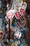 Στάση καρδιών σοκολάτας σε όλα τα χρώματα με τις επιγραφές στα γερμανικά εδάφη στοκ εικόνες Στάση καρδιών σοκολάτας σε όλα τα χρώματα με τις επιγραφές στα γερμανικά εδάφη στοκ εικόνες