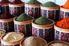 Στην αγορά του bazaar στην Τουρκία Ιστανμπούλ όμορφη περιέχετε στοκ εικόνες Στην αγορά του bazaar στην Τουρκία Ιστανμπούλ όμορφη περιέχετε στοκ εικόνες