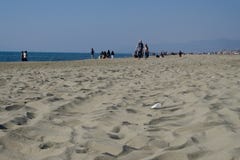2019 στις 25 Μαρτίου, Viareggio, Ιταλία - η ηλιόλουστη Κυριακή στην παραλία Viareggio στην Τοσκάνη Οι λουτρά είναι ακόμα κλειστές στοκ φωτογραφία με δικαίωμα ελεύθερης χρήσης 2019 στις 25 Μαρτίου, Viareggio, Ιταλία - η ηλιόλουστη Κυριακή στην παραλία Viareggio στην Τοσκάνη Οι λουτρά είναι ακόμα κλειστές στοκ φωτογραφία με δικαίωμα ελεύθερης χρήσης