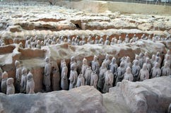 ΣΤΙΣ 11 ΜΑΐΟΥ XIAN: έκθεση των διάσημων κινεζικών πολεμιστών τερακότας στρατού τερακότας στις 11 Μαΐου 2016 σε Xian, Shaanxi Prov στοκ φωτογραφίες ΣΤΙΣ 11 ΜΑΐΟΥ XIAN: έκθεση των διάσημων κινεζικών πολεμιστών τερακότας στρατού τερακότας στις 11 Μαΐου 2016 σε Xian, Shaanxi Prov στοκ φωτογραφίες