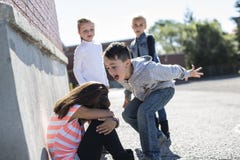 Στοιχειώδης φοβέρα ηλικίας Schoolyard Στοιχειώδης φοβέρα ηλικίας Schoolyard