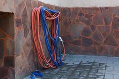 Συστήματα για τον κήπο Μάνικα και ψεκαστήρες για την άρδευση στοκ εικόνα Συστήματα για τον κήπο Μάνικα και ψεκαστήρες για την άρδευση στοκ εικόνα