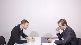 Σχετικά με την επαφή εμείς έννοια στην οπτική οθόνη πίεση κουμπιών επιχειρηματιών απόθεμα βίντεο Σχετικά με την επαφή εμείς έννοια στην οπτική οθόνη πίεση κουμπιών επιχειρηματιών απόθεμα βίντεο