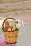 Σύνθεση ομορφιάς με την ποικιλία των προϊόντων ψησίματος στον πίνακα, κατακόρυφος, διάστημα αντιγράφων στοκ εικόνα με δικαίωμα ελεύθερης χρήσης Σύνθεση ομορφιάς με την ποικιλία των προϊόντων ψησίματος στον πίνακα, κατακόρυφος, διάστημα αντιγράφων στοκ εικόνα με δικαίωμα ελεύθερης χρήσης